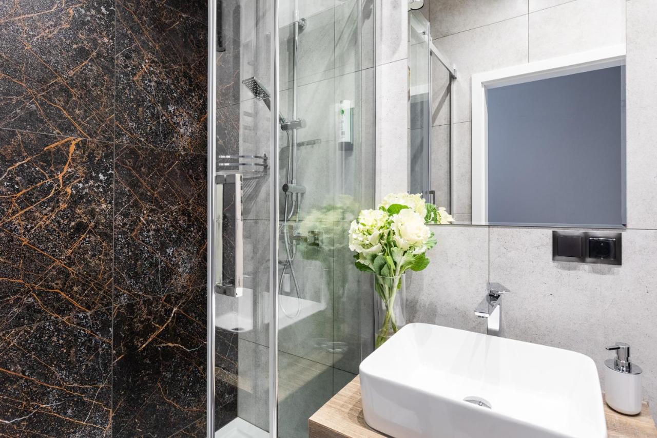 Luxe Living Krakow Apartment Ngoại thất bức ảnh